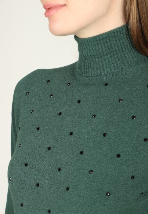 Товар зеленого цвета с внутренней стороны