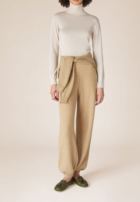 водолазка  по цене 142900 руб вид справа