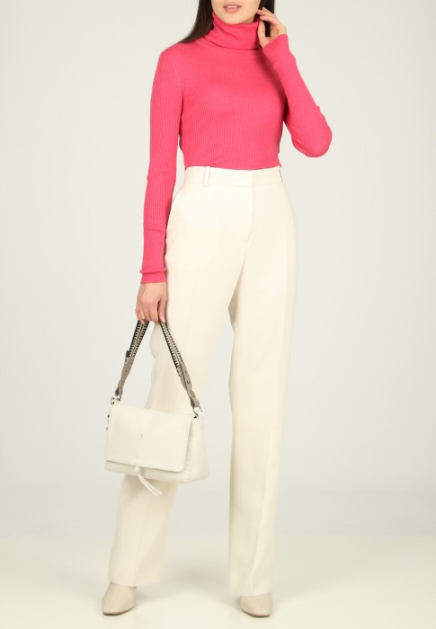 водолазка  по цене 44030 руб вид справа