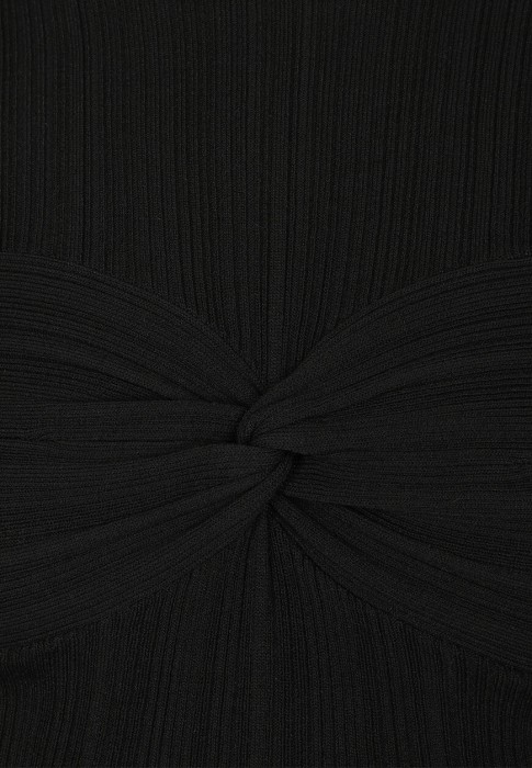 Товар черного цвета с внутренней стороны