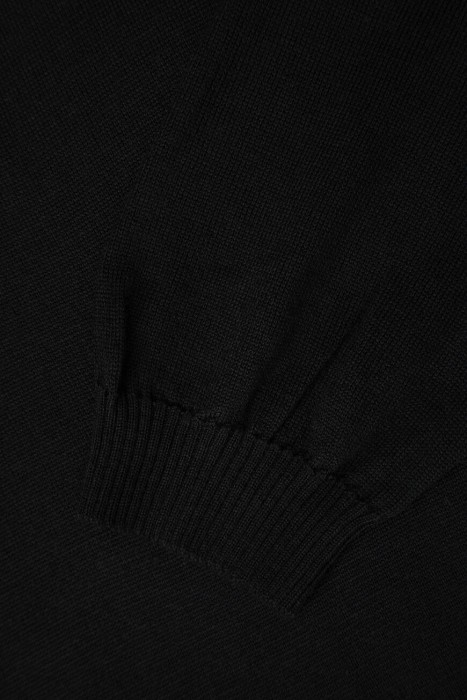 Товар черного цвета с внутренней стороны