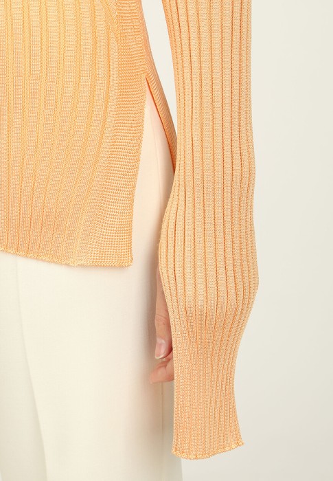 водолазка  из проверенных материалов спереди