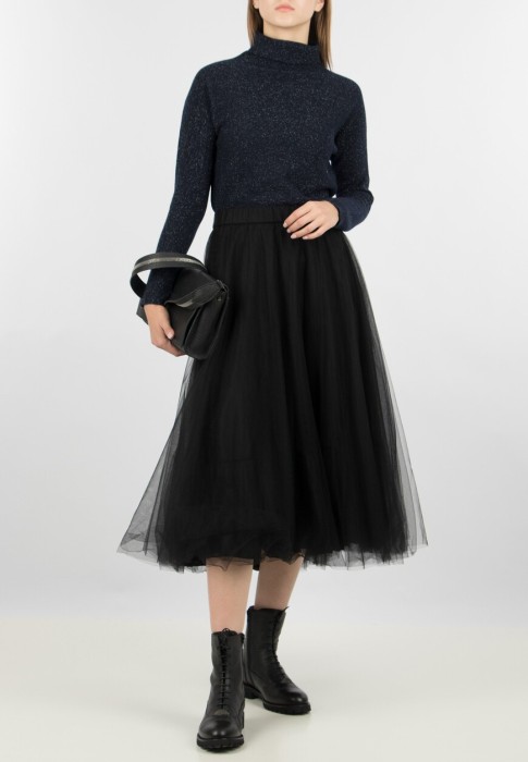 Товар черного цвета с внутренней стороны