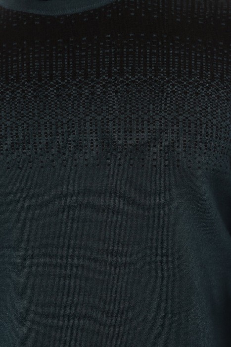 Товар зеленого цвета с внутренней стороны