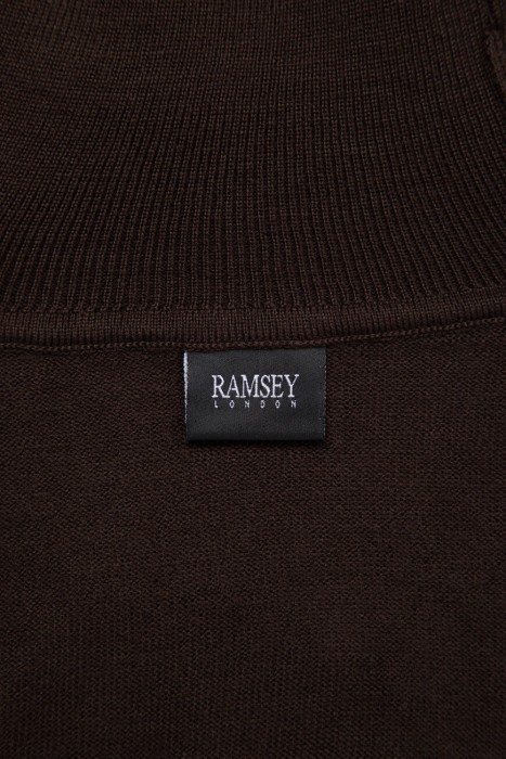 Товар коричневого цвета с внутренней стороны