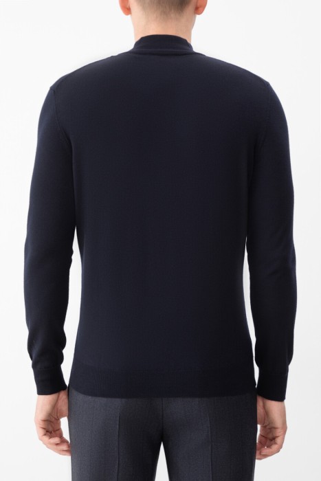 водолазка  от бренда corneliani вид слева