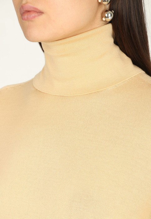 водолазка  из проверенных материалов спереди