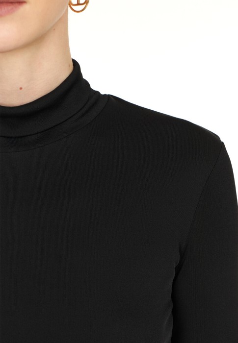 водолазка  из проверенных материалов спереди