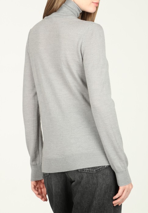 Товар серого цвета с внутренней стороны