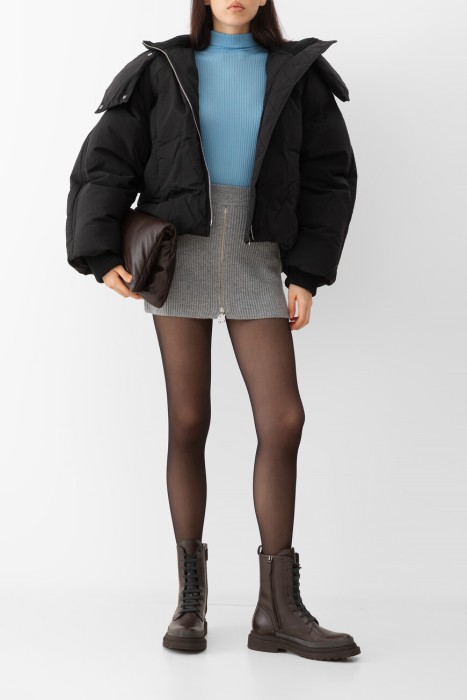 Товар голубого цвета с внутренней стороны