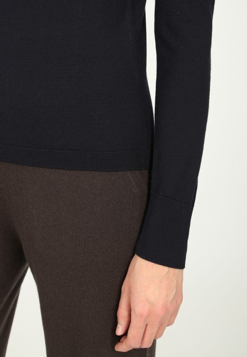 водолазка  из проверенных материалов спереди