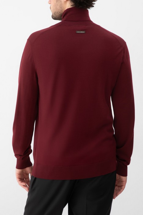 водолазка  от бренда dolce & gabbana вид слева