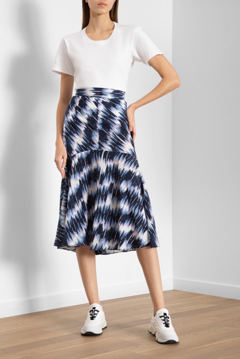 Товар синего цвета с внутренней стороны