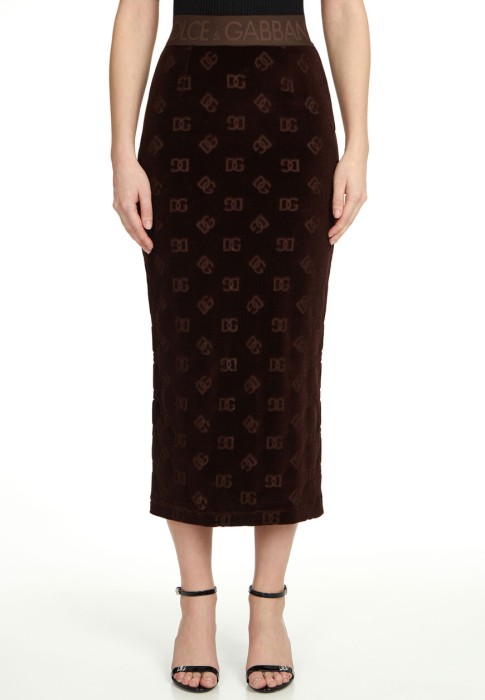 Товар коричневого цвета с внутренней стороны