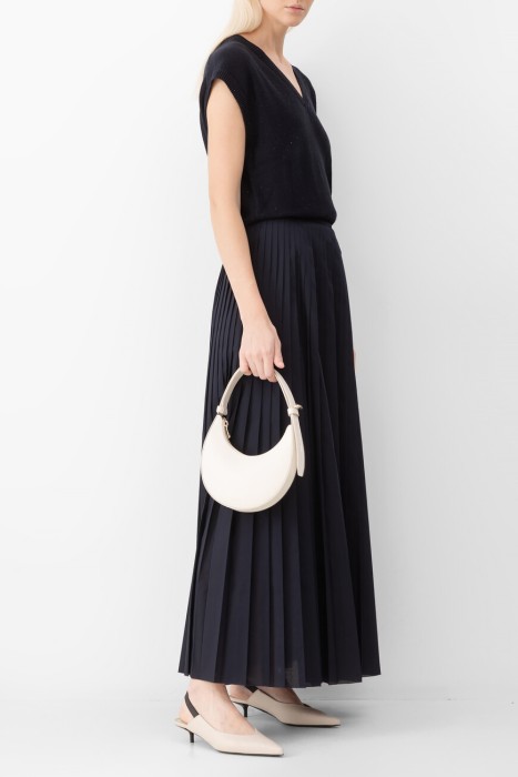 Товар синего цвета с внутренней стороны