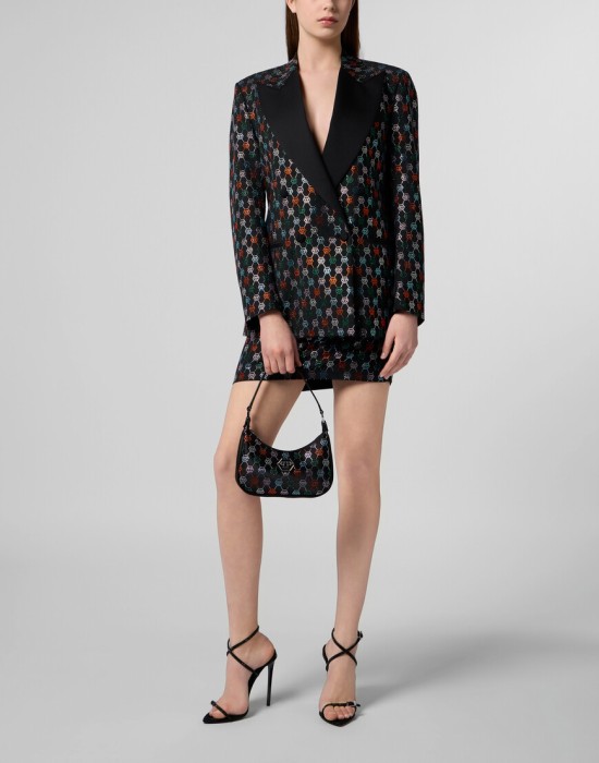 Товар черного цвета с внутренней стороны