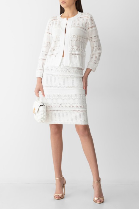 Товар белого цвета с внутренней стороны