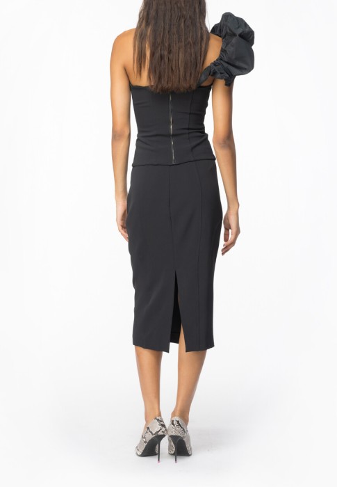 Товар черного цвета с внутренней стороны