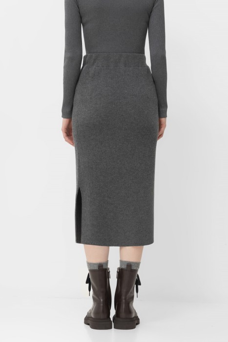 юбка  по цене 94500 руб вид справа