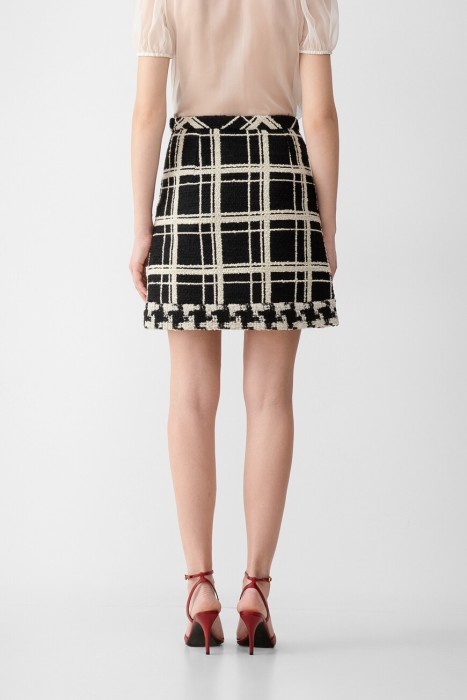 юбка  по цене 131000 руб вид справа