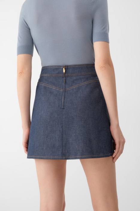 Товар синего цвета с внутренней стороны