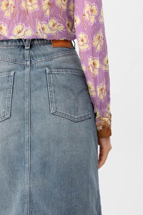 Товар синего цвета с внутренней стороны