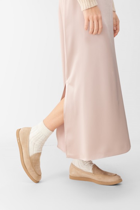 Товар розового цвета с внутренней стороны