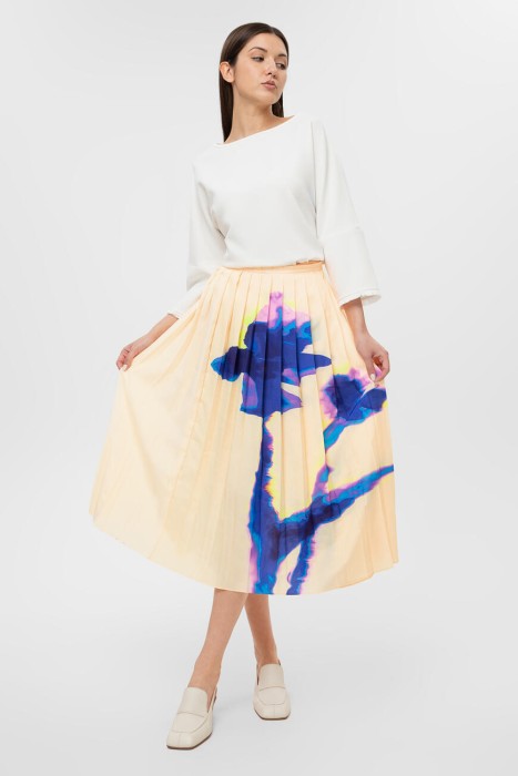 юбка  по цене 24200 руб вид справа