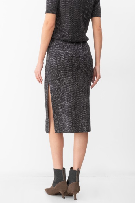 юбка  по цене 66000 руб вид справа