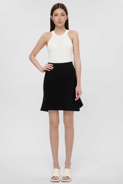 юбка  по цене 78000 руб вид справа