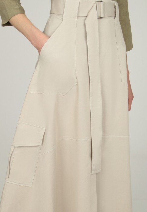 Товар бежевого цвета с внутренней стороны