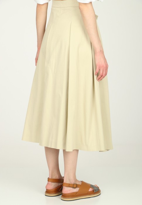 Товар бежевого цвета с внутренней стороны