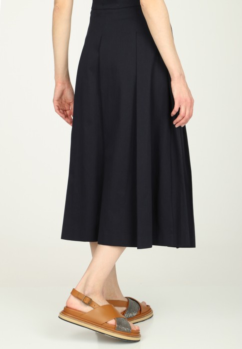 Товар синего цвета с внутренней стороны