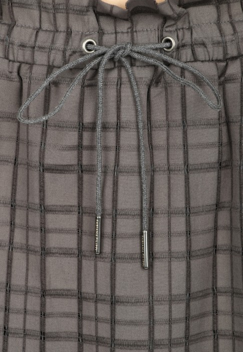 Товар серого цвета с внутренней стороны