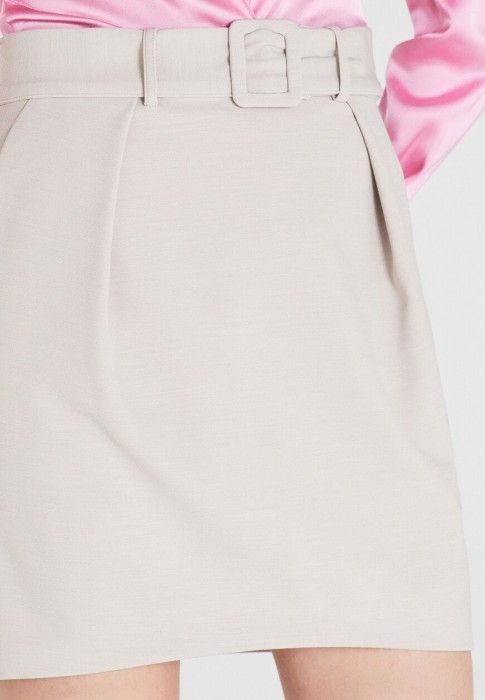 Товар серого цвета с внутренней стороны