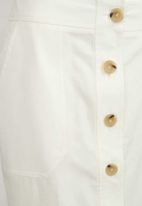 Товар белого цвета с внутренней стороны