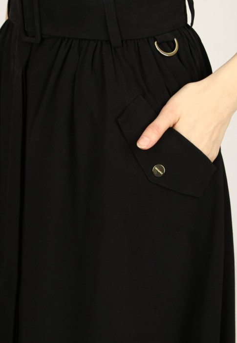 Товар черного цвета с внутренней стороны