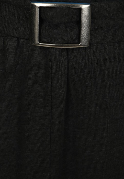 Товар черного цвета с внутренней стороны