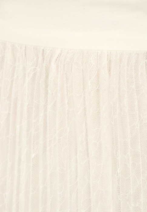 Товар белого цвета с внутренней стороны