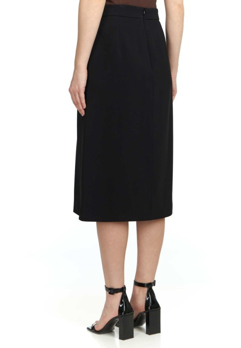 Товар черного цвета с внутренней стороны