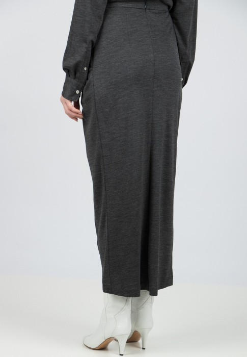 Товар серого цвета с внутренней стороны