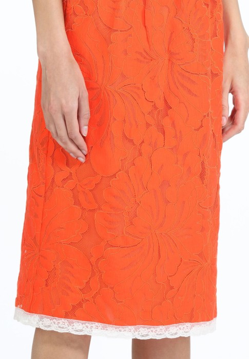 Товар оранжевого цвета с внутренней стороны