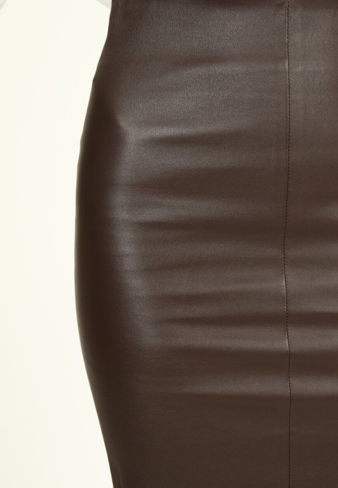 Товар коричневого цвета с внутренней стороны