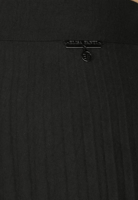 Товар черного цвета с внутренней стороны