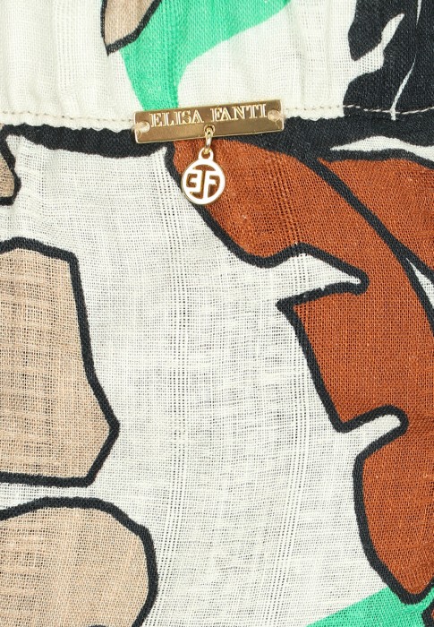 Товар зеленого цвета с внутренней стороны