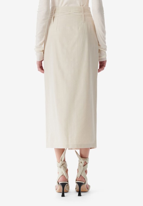 Товар бежевого цвета с внутренней стороны