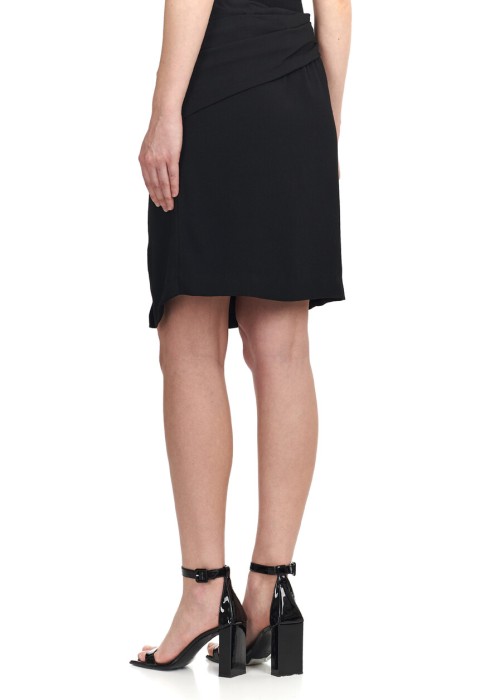 Товар черного цвета с внутренней стороны