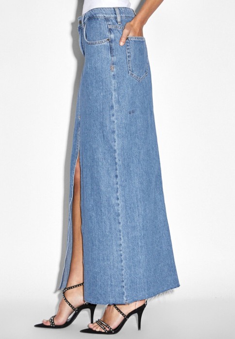 Товар голубого цвета с внутренней стороны