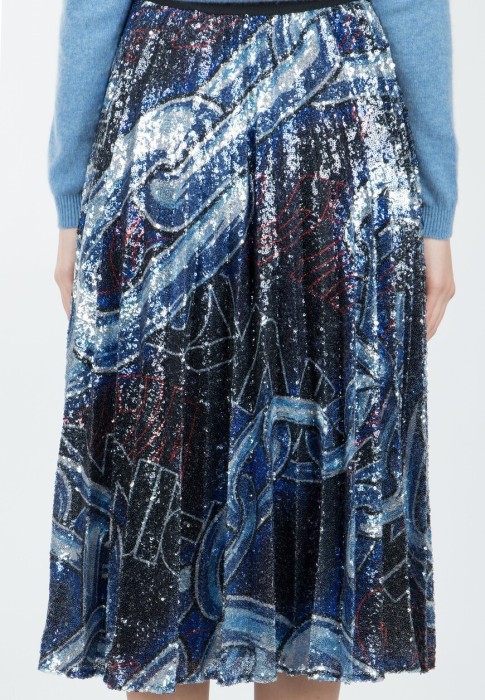 Товар синего цвета с внутренней стороны