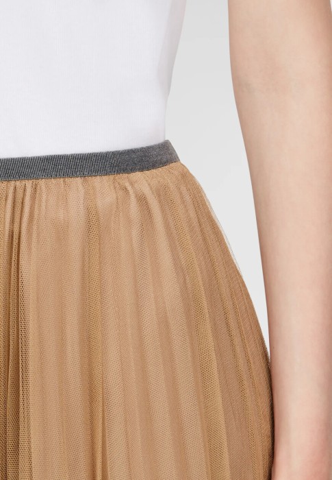 Товар коричневого цвета с внутренней стороны